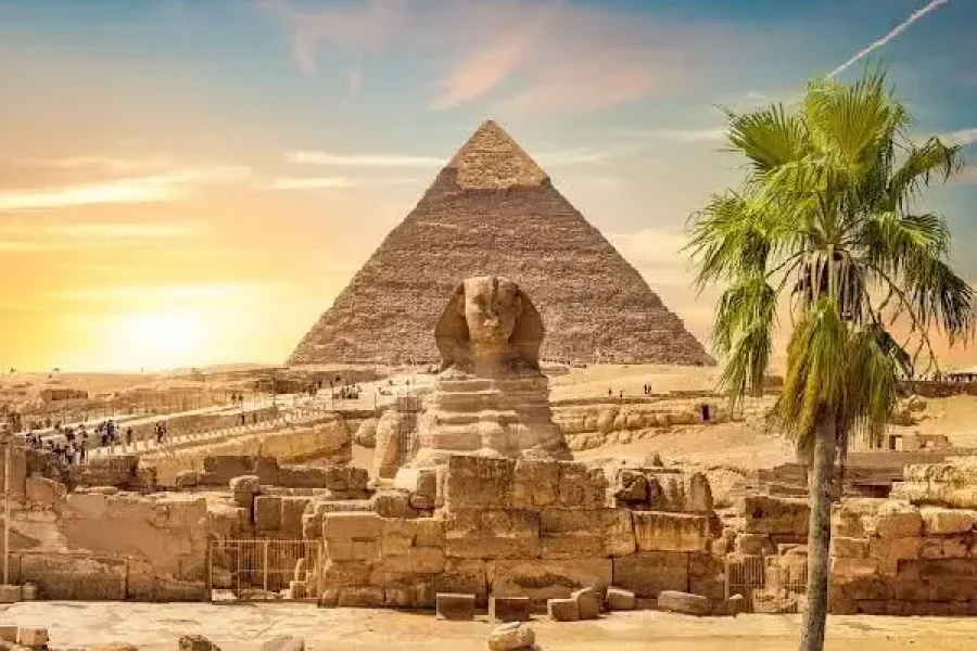 Marsa Alam: Ancient Cairo & Giza Pyramids Day Trip by Plane