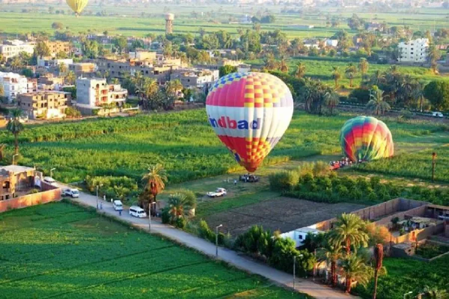 Marsa Alam: 4 Days Nile cruise to Aswan with hot air balloon