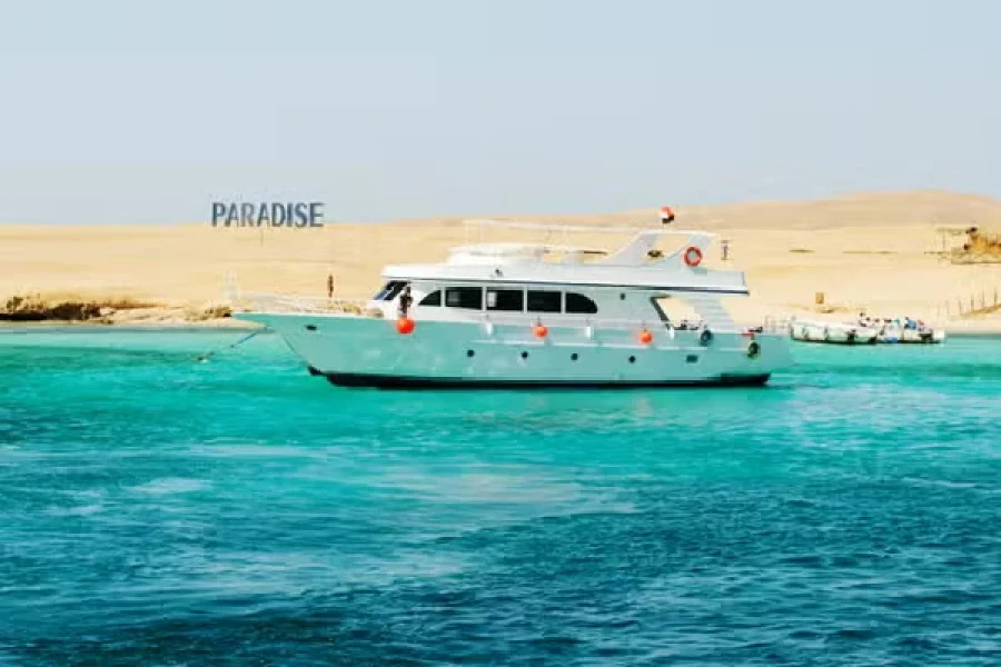 Boat ride to Paradise Island