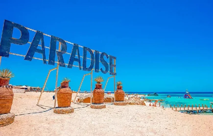 Boat ride to Paradise Island